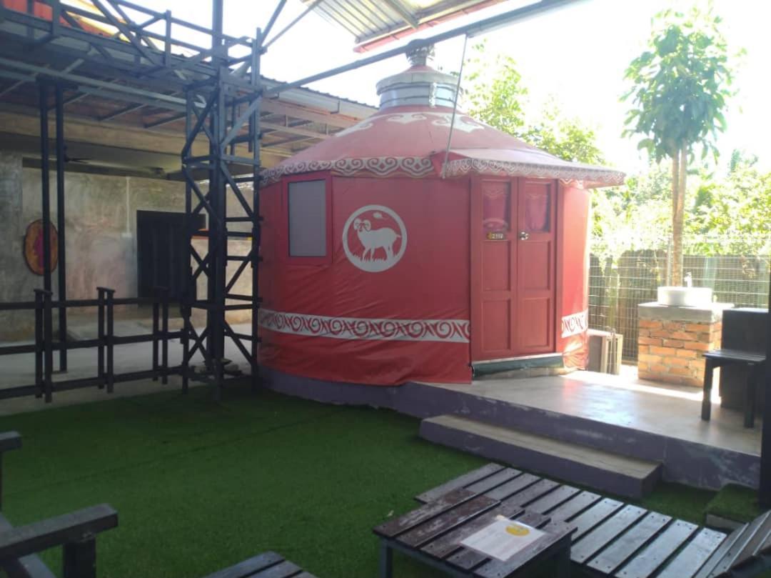 Rick Resort Teluk Intan Exterior foto