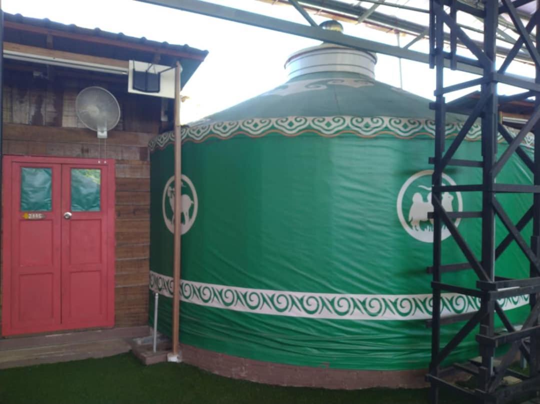 Rick Resort Teluk Intan Exterior foto